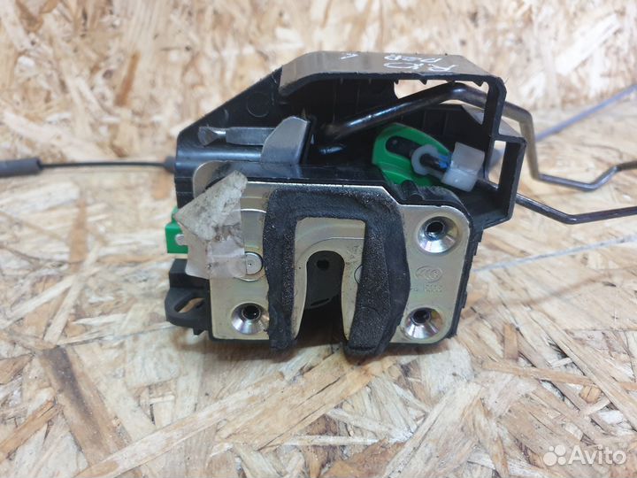 Замок двери передней левой Kia RIO 2011-2017