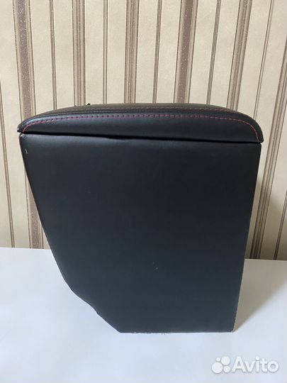 Подлокотник