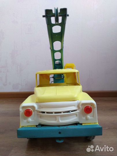 Автокран ЗИЛ-130. Игрушка СССР