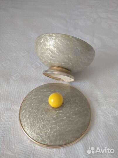 Пудреница СССР перламутр