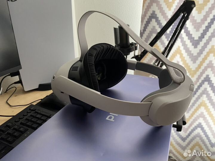 Автономный VR шлем Pico 4