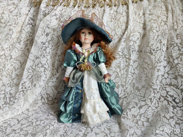 Remeco collection фарфоровая кукла 42