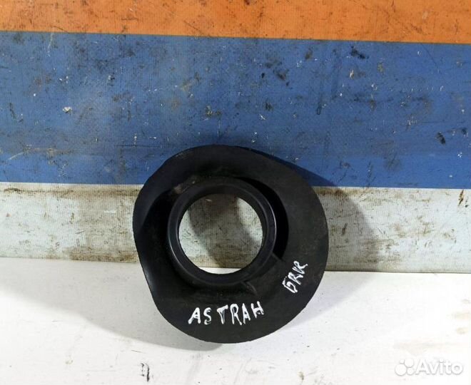 Пыльник бензобака Opel Astra H 2004 - 2014