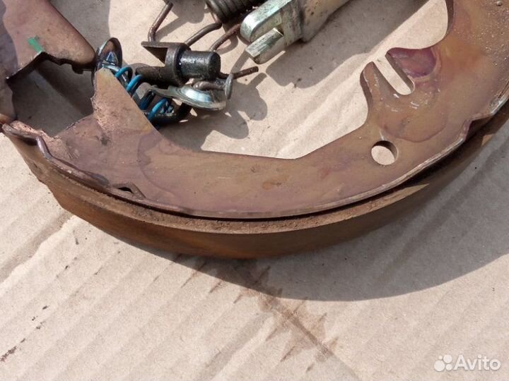 Тормозные колодки заднее Toyota Land Cruiser Prado