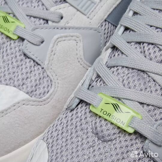 Кроссовки adidas ZX torsion серый/меловой белый