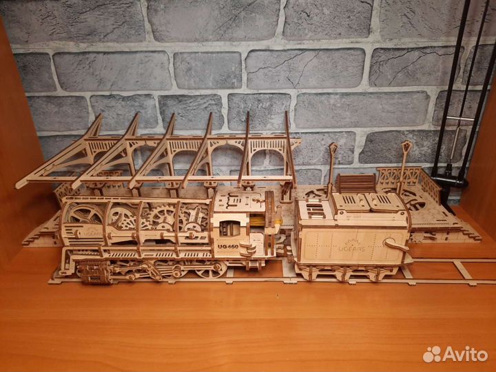 Ugears Локомотив с тендером+ перон (собранный)