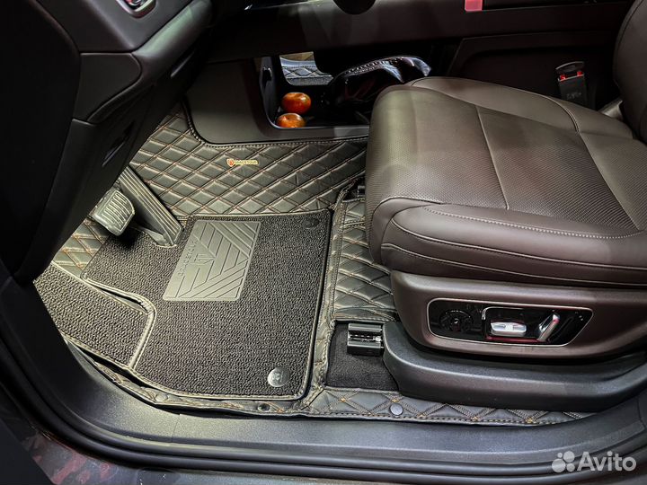 Автомобильный коврик из экокожи