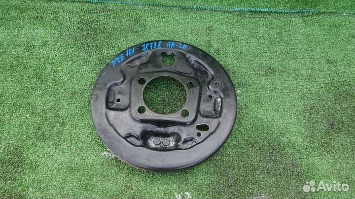 Щиток тормозного механизма задний левый Toyota