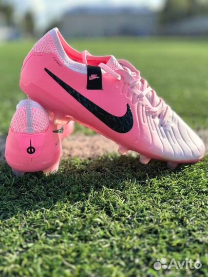 Бутсы Nike Tiempo Legend X pink and white