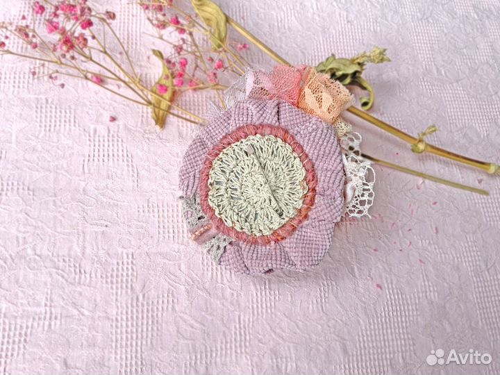 Брошь из бисера