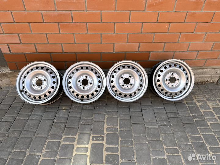 Штампованные диски r15