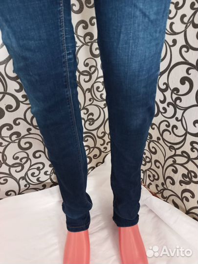 Джинсы женские 28-29