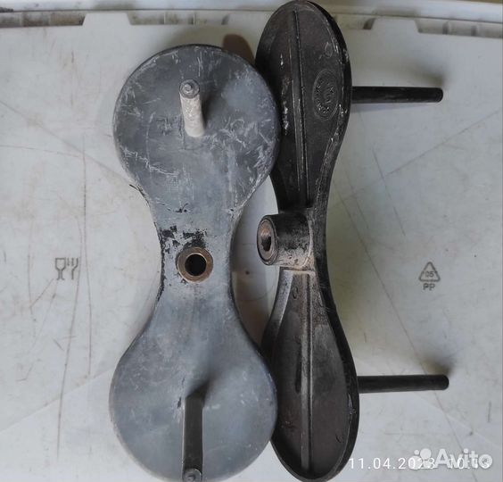 Бобиностойка для швейной машины