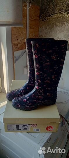 Новые сапоги на молнии.Ни разу не одеты