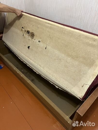 Отдам бесплатно диван