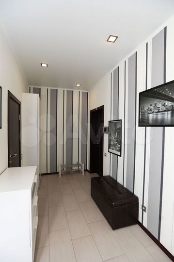 2-к. квартира, 70,3 м², 5/12 эт.