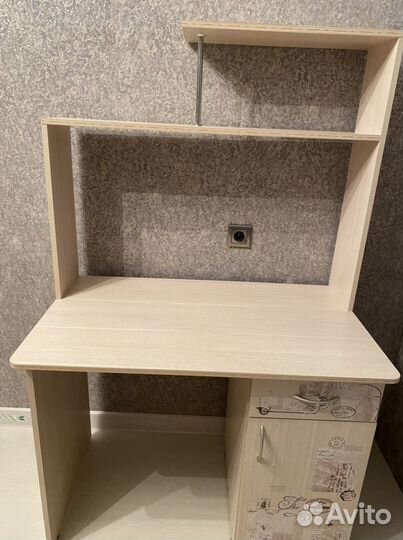 Стол письменный