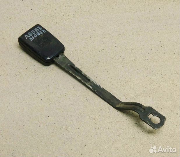 Замок переднего ремня безопасности Audi 80 B3