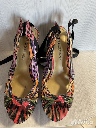 Босоножки 38