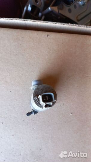 Насос омывателя на Тойота королла 150 кузов