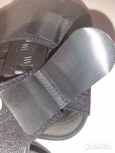 Шарнирный коленный ортез с изменяемым углом