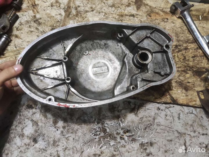 Левая крышка двигателя Иж планета 5