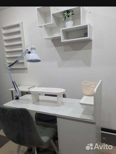 Стол для мастера маникюра