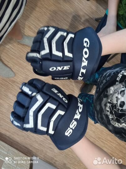 Краги хоккейные 10