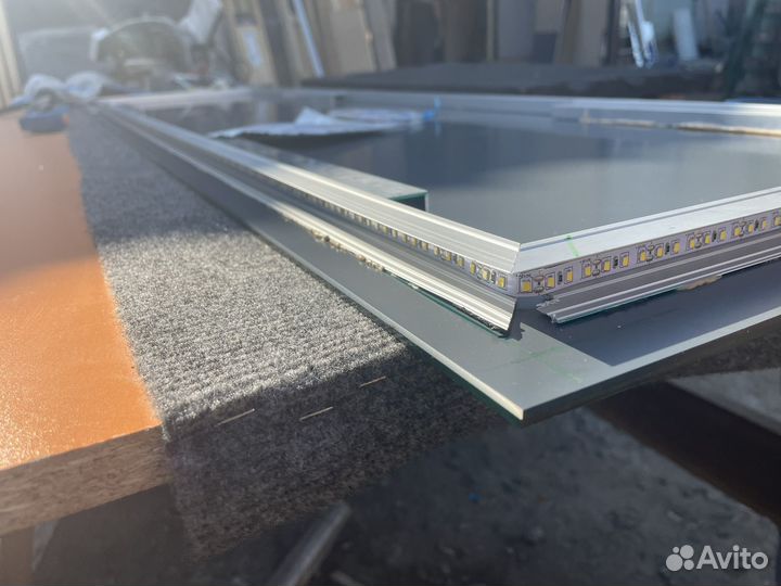 Зеркало с подсветкой под заказ