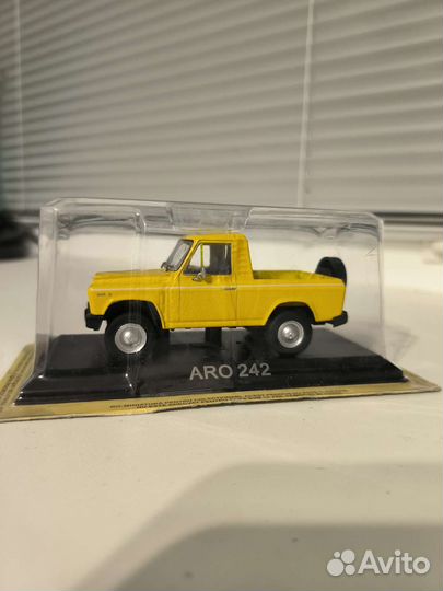 Модель автомобиля 1:43