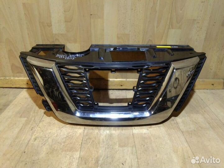 Решетка радиатора Nissan X-Trail T32