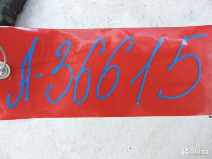 Стекло двери задней правой форточка Toyota Avensis