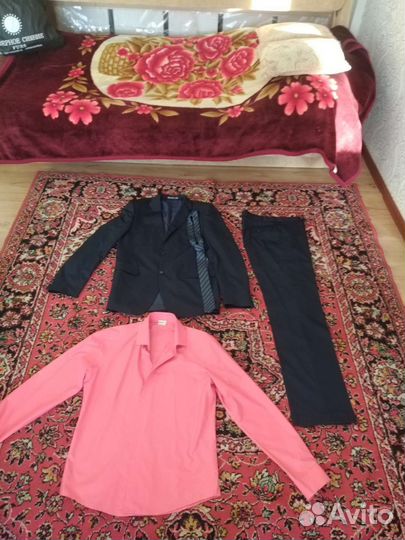 Школьный костюм