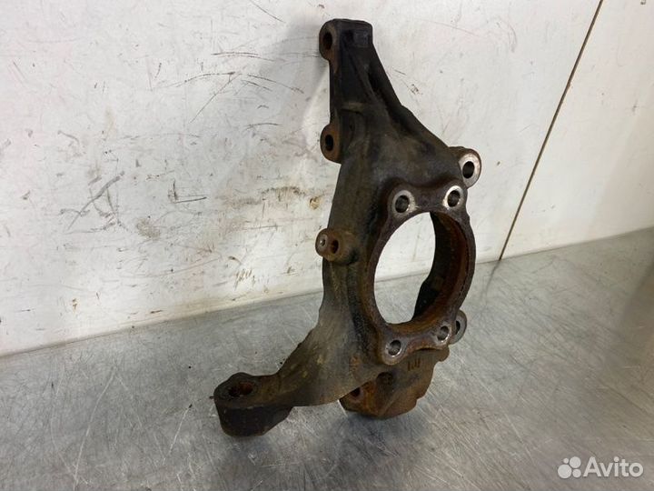 Кулак поворотный передний правый Nissan Teana L33