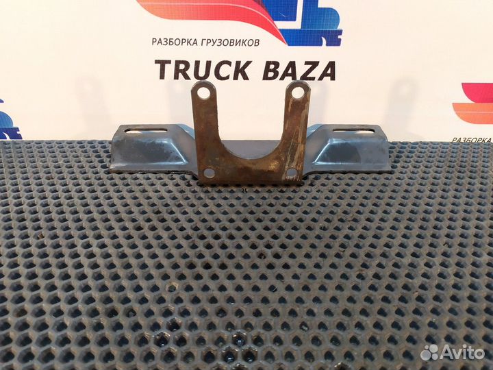 1355927 Кронштейн ускорительного клапана