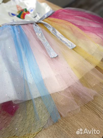 Платье для девочки праздничное новое