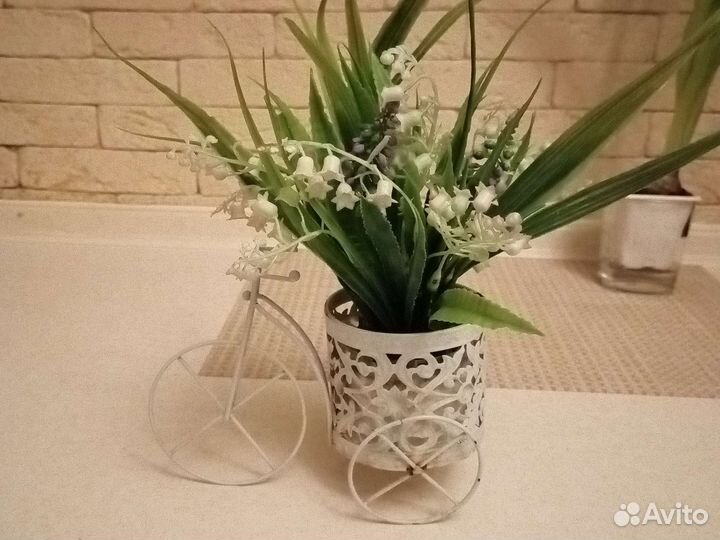 Кашпо велосипед с ландышами
