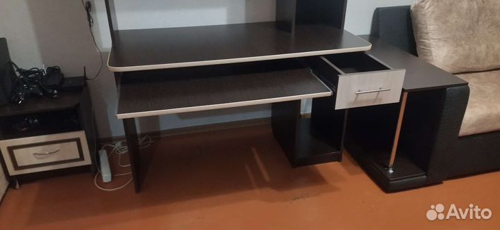 Компьютерный стол