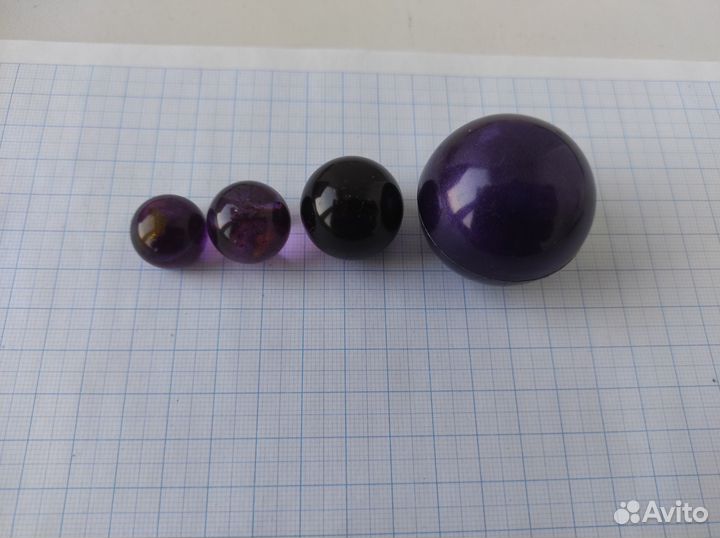 Кулоны, кристаллы, фигурки из эпоксидной смолы