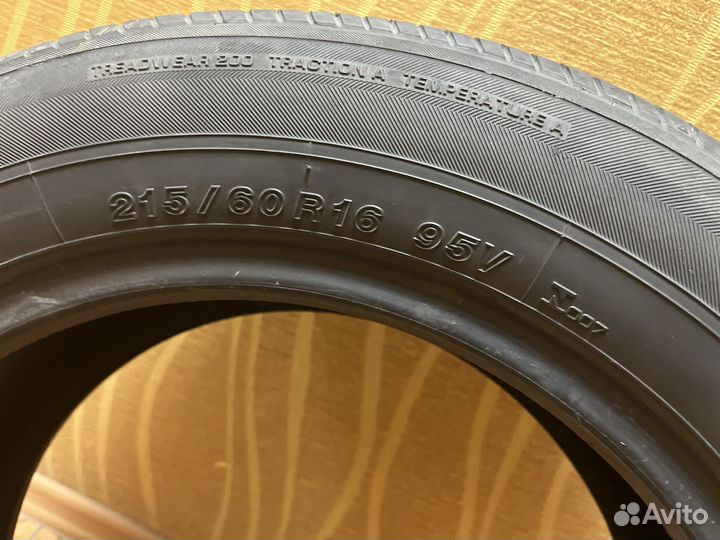 Yokohama dB Decibel E70 215/60 R16 95V