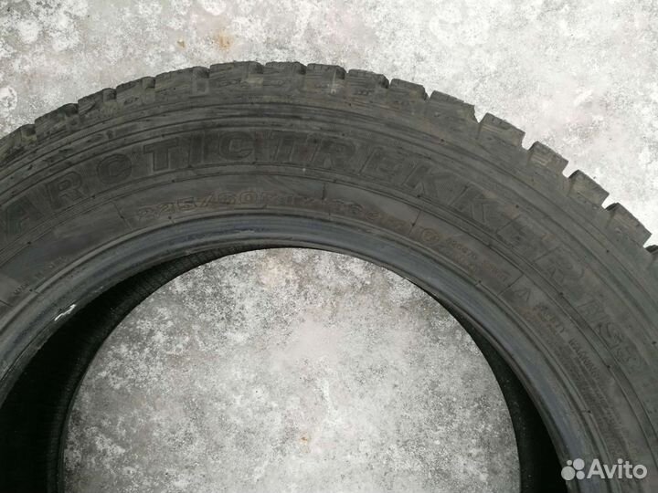 Maxxis ArcticTrekker NS3 225/60 R17
