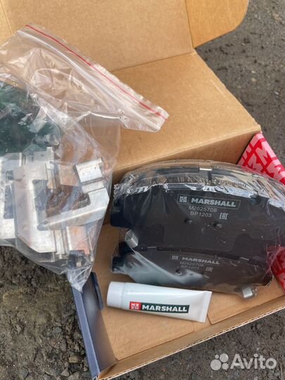 Тормозные колодки передние