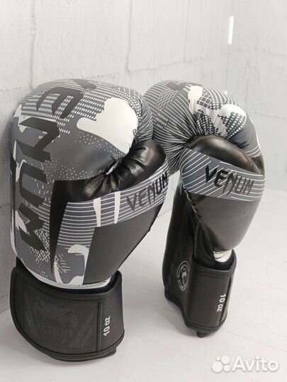 Боксерские перчатки