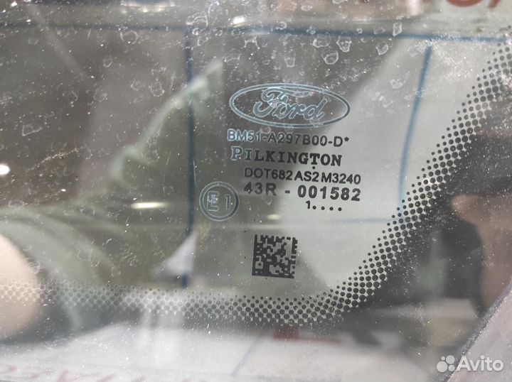 Стекло кузовное глухое правое Ford Focus 3 2010630