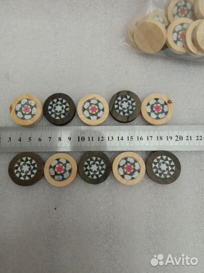 Фишки и зарики для игры в нарды