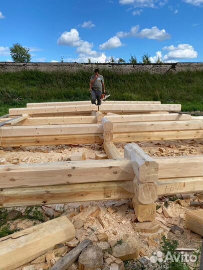 Сруб дома из лафета