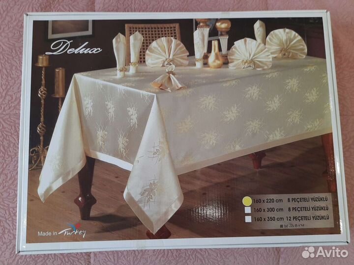Скатерть с салфетками новая