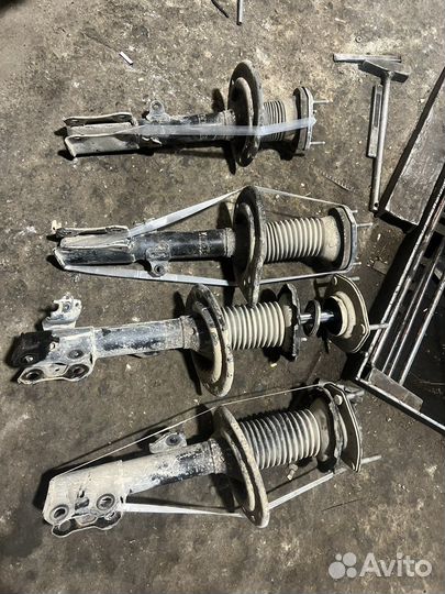 Амартизаторы камри 50-55