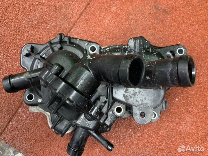 Помпа термостат в сборе Volkswagen Polo 6 MK6