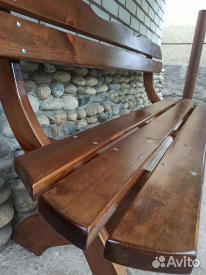 Скамейка деревянная